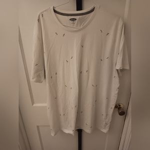 Size xl old navy tshirt